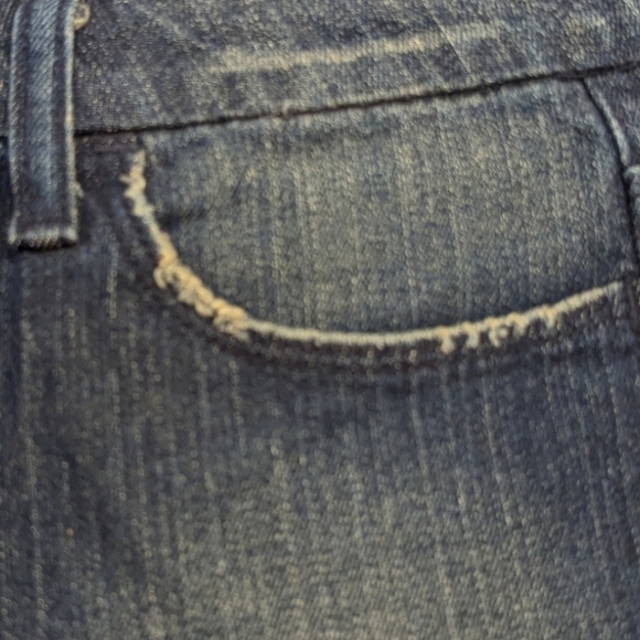 Levi's Low 545 Distressed Medium Wash Women's Summer Shorts (8) - Picture 6 of 6